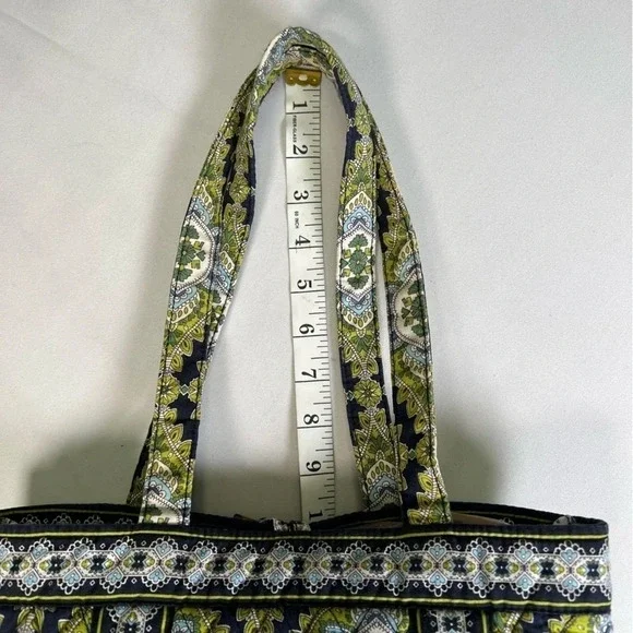 Vera Bradley CAMBRIDGE 11 x 8 like new - Picture 9 of 9